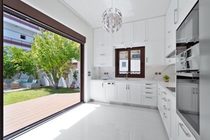 Villa | 2 bedrooms, desk