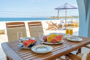 2 bedrooms, desk - Beach House Kalamaki Steps Away From the Beach (Chania)