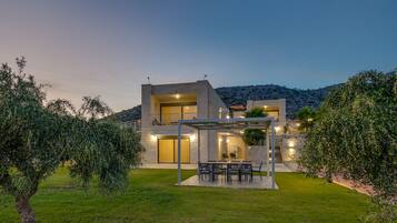 Villa, Smoking | 10 bedrooms