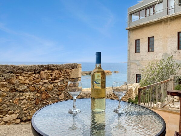 2 bedrooms, Internet - Waves - Seaside Escape (Chania)