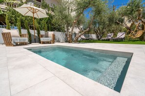 單棟房屋 | 13 間睡房