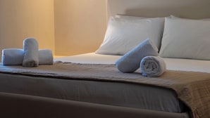Leilighet – comfort, hageutsikt | Safe på rommet, blendingsgardiner, lydisolert og wi-fi (inkludert)