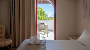Deluxe Apartment | 2 bedrooms, in-room safe, blackout curtains, soundproofing