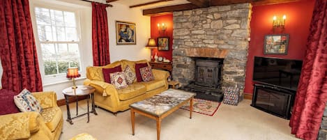 テレビ、暖炉、書斎 / ワークスペース