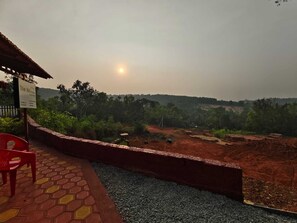 Front of property - The Hill View Guesthouse (Kumta)