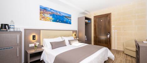 Coffres-forts dans les chambres, bureau, Wi-Fi gratuit, draps fournis