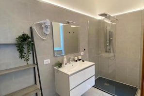 Douche, bidet