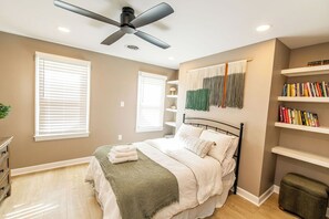 3 bedrooms, iron/ironing board, free WiFi, bed sheets