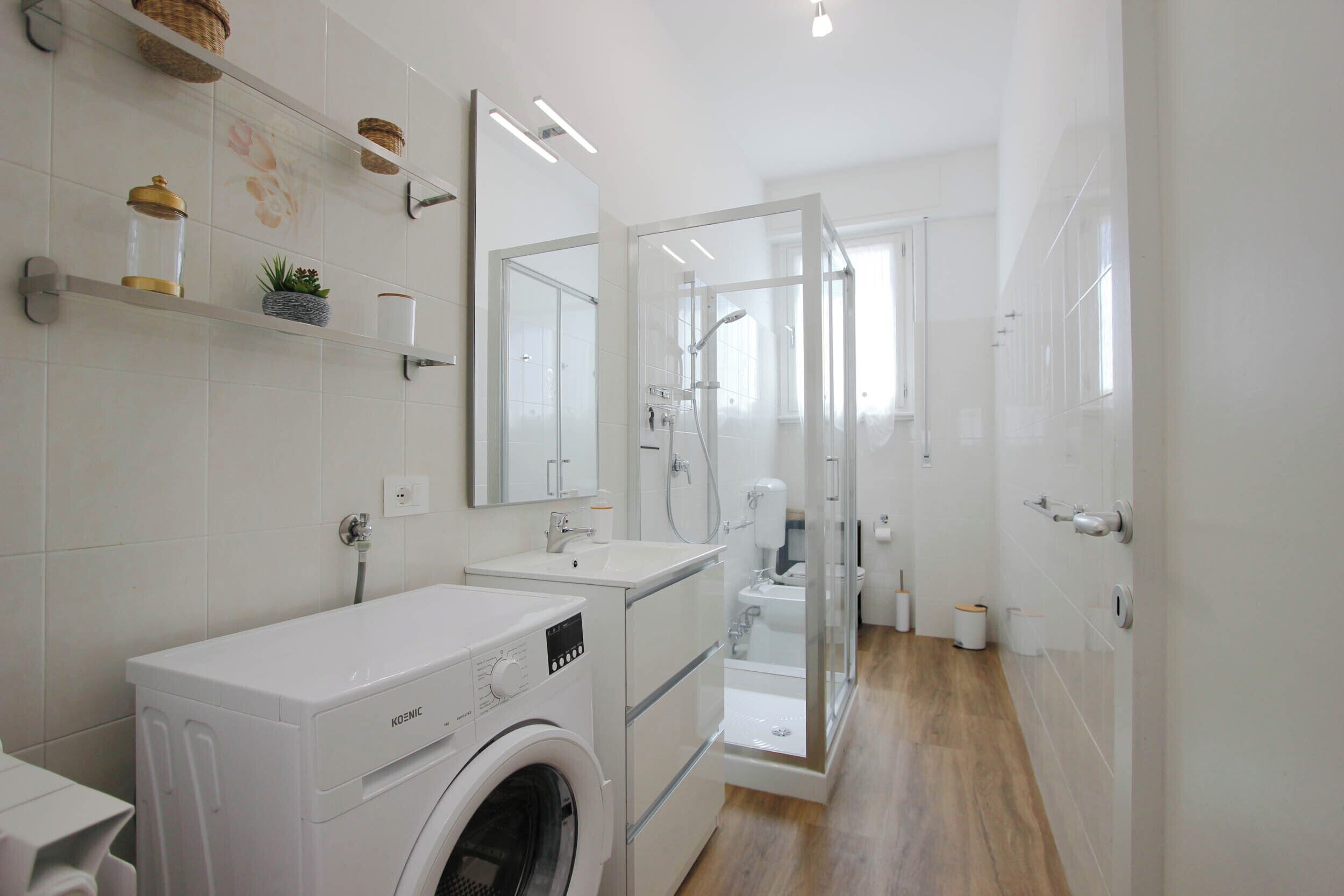 Apartment, Balcony | Bathroom
