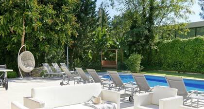 Villa on the Foot of La Font Hills