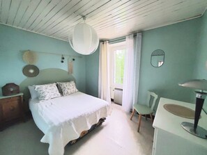 2 bedrooms, WiFi, bed sheets
