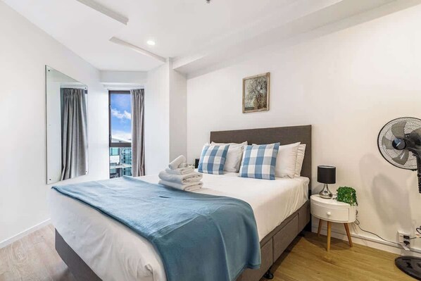 2 bedrooms, desk, iron/ironing board, free WiFi