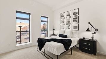 3 chambres, fer et planche à repasser, Wi-Fi, draps fournis