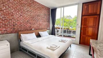 Standard Studio, Balcony