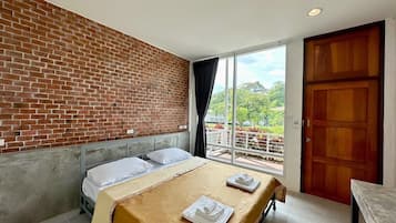 Standard Studio, Balcony | Desk, free WiFi