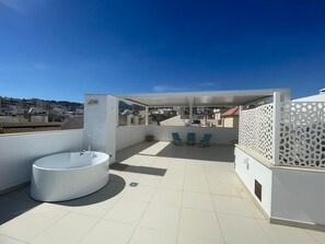 Outdoor spa tub - Penthouse - La Carihuela (Torremolinos)