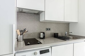 Réfrigérateur, plaque de cuisson, lave-vaisselle