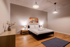 Iron/ironing board, free WiFi, bed sheets, wheelchair access