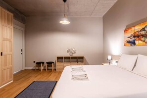 Iron/ironing board, free WiFi, bed sheets, wheelchair access