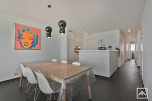Apartment | Dining - Apartment in Blankenberg With Sea Views (Blankenberge)