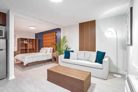 Deluxe Studio Suite. Redamo Suites