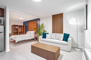 Ropa de cama de alta calidad y escritorio 