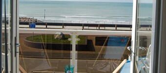 Sunset Bay Beach House in Tywyn