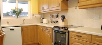 Wulfrun Bungalow in Tywyn
