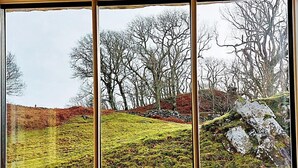 A window with a view of a grassy hill and trees. - Gallestra a Rustic, Rural Retreat Farm House Nr Dolgellau Snowdonia (Dolgellau)
