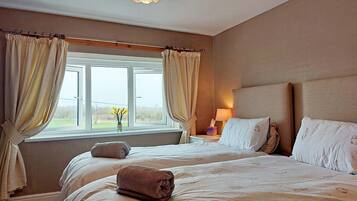 3 bedrooms, WiFi, bed sheets