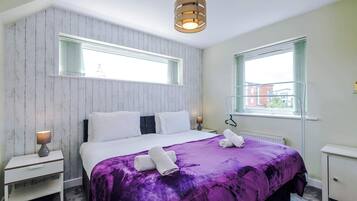 4 bedrooms, desk, iron/ironing board, travel cot