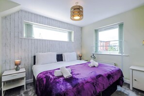 4 bedrooms, desk, iron/ironing board, travel cot