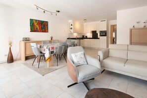 Apartment | Living room - Comfy City Stay Near Sea (Ostend)