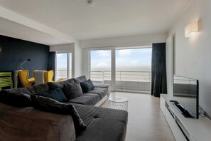 Apartment | Living room - Apartment in Blankenberge Near Seawall (Blankenberge)