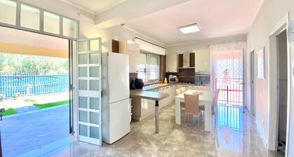 Villa Grace, 200 meters from the beach, independent