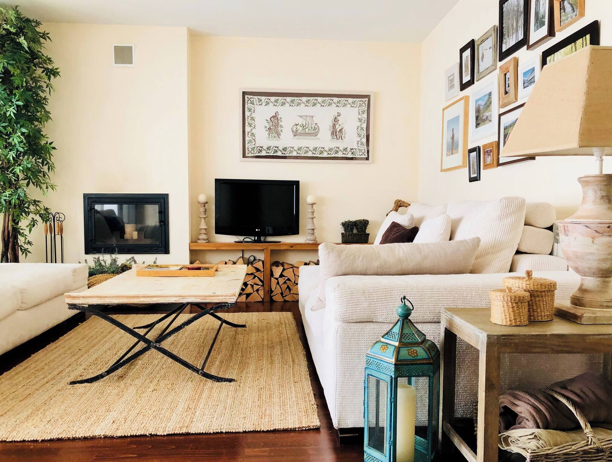 Apartemen, 2 kamar tidur, patio, pemandangan kebun | Ruang keluarga | Buku