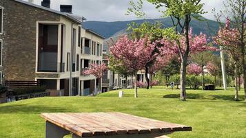 Apartment, 2 Bedrooms, Patio, Garden View | Exterior