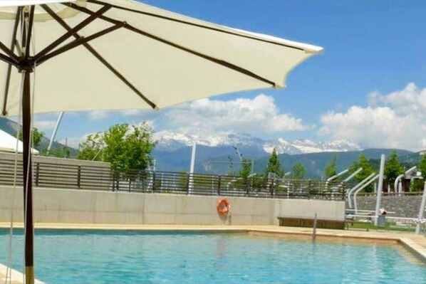 Apartament, 2 dormitoris, pati, vistes al jardí | Piscina | Piscina a l'aire lliure 