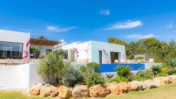 Villa | Exterior
