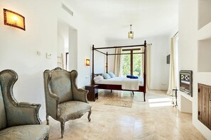 Villa | 6 bedrooms - Countryside Villa With Pool (Sant Josep de sa Talaia)