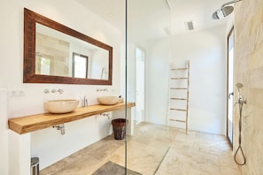 Villa | Bathroom | Hair dryer