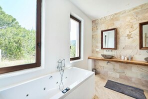 Villa | Bathroom