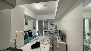 Classic Condo, Balcony, Mountain View | 1 bedroom, free WiFi