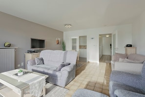 Apartment | Living area - Apartment in Blankenberge Near Belgium Pier (Blankenberge)