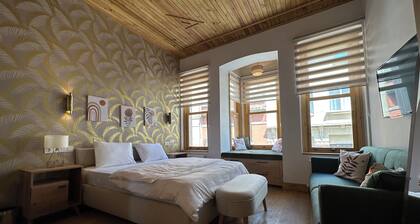REFurbished Triplex in Taksim