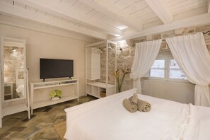 Luxury Studio, City View
