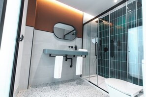 Shower, hair dryer, towels, soap - TITA DELUXE (Corralejo)