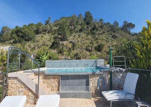 Unique Villa With Outdoor hot tub