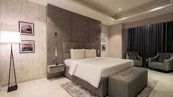 In-room safe, laptop workspace, soundproofing, free WiFi