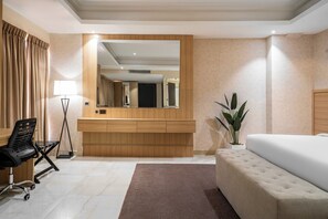In-room safe, laptop workspace, soundproofing, free WiFi